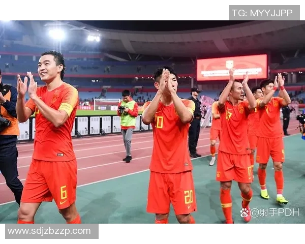 中国足球明星的魅力与风采展现了青春与激情的完美结合