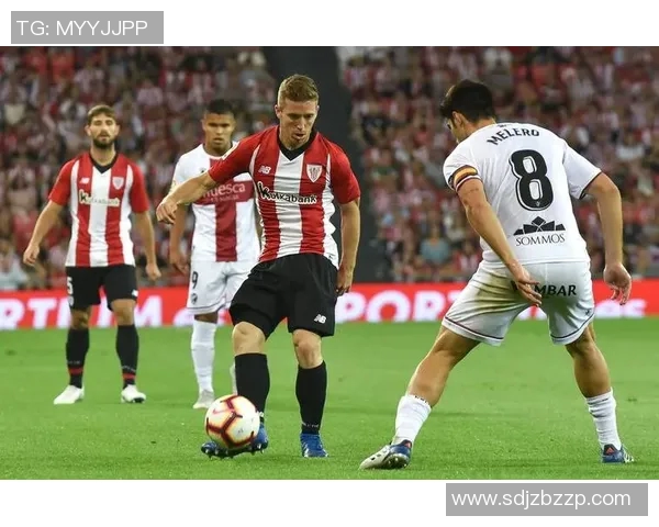 白色雄狮背后的足球明星是谁他的传奇故事与成就揭秘